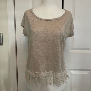 Rewind hi/low short sleeve top size small